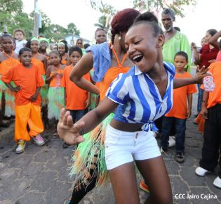Bluefields vibra al ritmo del Palo de Mayo