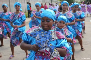Bluefields vibra al ritmo del Palo de Mayo