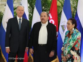 Comandante Daniel y Compañera Rosario en encuentro con el  General Nikolai Patrushev