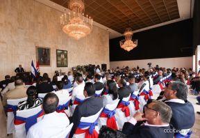 Firma de libro de condolencias en Nicaragua por las víctimas del atentado terrorista en Rusia