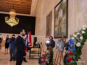 Firma de libro de condolencias en Nicaragua por las víctimas del atentado terrorista en Rusia