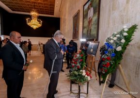 Firma de libro de condolencias en Nicaragua por las víctimas del atentado terrorista en Rusia