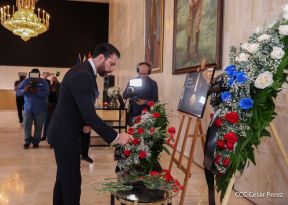 Firma de libro de condolencias en Nicaragua por las víctimas del atentado terrorista en Rusia