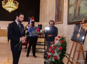 Firma de libro de condolencias en Nicaragua por las víctimas del atentado terrorista en Rusia