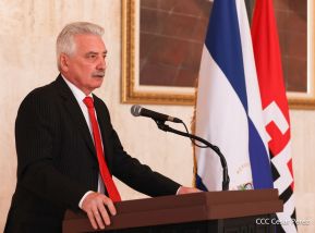 Firma de libro de condolencias en Nicaragua por las víctimas del atentado terrorista en Rusia