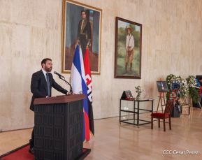 Firma de libro de condolencias en Nicaragua por las víctimas del atentado terrorista en Rusia