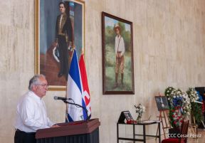 Firma de libro de condolencias en Nicaragua por las víctimas del atentado terrorista en Rusia