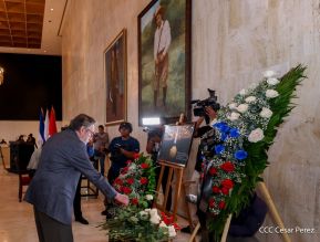 Firma de libro de condolencias en Nicaragua por las víctimas del atentado terrorista en Rusia