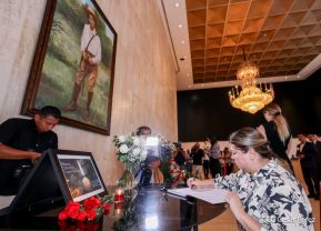 Firma de libro de condolencias en Nicaragua por las víctimas del atentado terrorista en Rusia