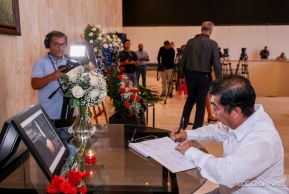 Firma de libro de condolencias en Nicaragua por las víctimas del atentado terrorista en Rusia