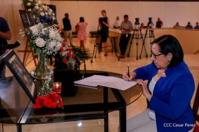 Firma de libro de condolencias en Nicaragua por las víctimas del atentado terrorista en Rusia