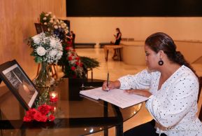 Firma de libro de condolencias en Nicaragua por las víctimas del atentado terrorista en Rusia
