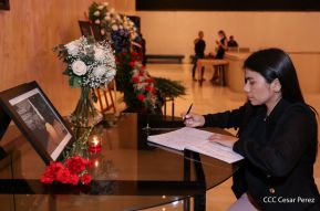 Firma de libro de condolencias en Nicaragua por las víctimas del atentado terrorista en Rusia