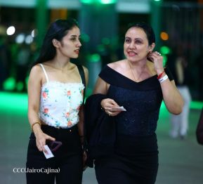 Así disfrutando los nicaragüenses del concierto de Carlos Rivera 