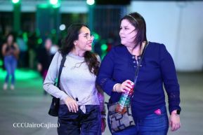 Así disfrutando los nicaragüenses del concierto de Carlos Rivera 