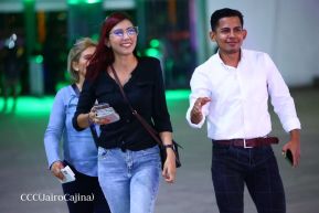 Así disfrutando los nicaragüenses del concierto de Carlos Rivera 