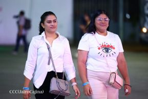 Así disfrutando los nicaragüenses del concierto de Carlos Rivera 