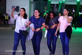 Así disfrutando los nicaragüenses del concierto de Carlos Rivera 