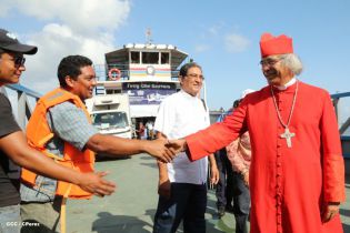 Familias de Ometepe reciben visita del Cardenal Leopoldo Brenes 