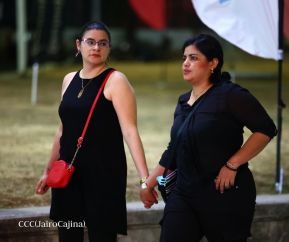 Así disfrutando los nicaragüenses del concierto de Carlos Rivera 