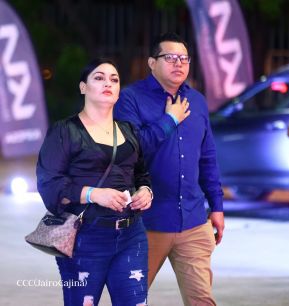 Así disfrutando los nicaragüenses del concierto de Carlos Rivera 