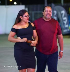 Así disfrutando los nicaragüenses del concierto de Carlos Rivera 