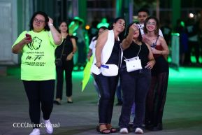 Así disfrutando los nicaragüenses del concierto de Carlos Rivera 