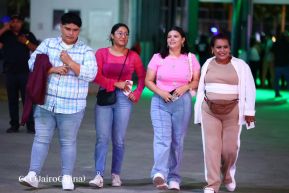 Así disfrutando los nicaragüenses del concierto de Carlos Rivera 