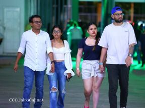 Así disfrutando los nicaragüenses del concierto de Carlos Rivera 