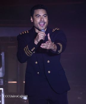 Así disfrutando los nicaragüenses del concierto de Carlos Rivera 