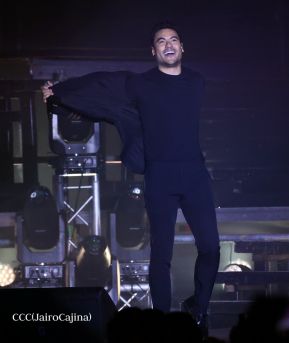 Así disfrutando los nicaragüenses del concierto de Carlos Rivera 