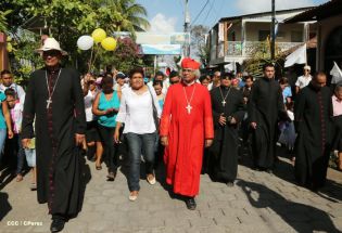 Familias de Ometepe reciben visita del Cardenal Leopoldo Brenes 