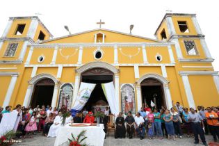 Familias de Ometepe reciben visita del Cardenal Leopoldo Brenes 