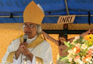 Familias de Ometepe reciben visita del Cardenal Leopoldo Brenes 