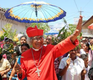 Familias de Ometepe reciben visita del Cardenal Leopoldo Brenes 