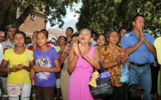 Familias de Ometepe reciben visita del Cardenal Leopoldo Brenes 