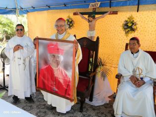 Familias de Ometepe reciben visita del Cardenal Leopoldo Brenes 