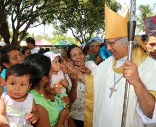 Familias de Ometepe reciben visita del Cardenal Leopoldo Brenes 