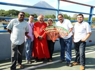 Familias de Ometepe reciben visita del Cardenal Leopoldo Brenes 