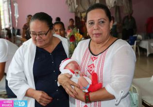 Alcaldesa de Managua entrega regalos a Madres que dieron a luz este 30 de mayo