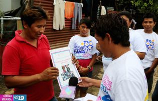 Gobierno entrega títulos de propiedad en honor a las madres nicaragüenses