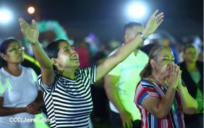 Vigilia en celebración de los aniversarios de Ríos de Agua Viva y Radio Maranatha