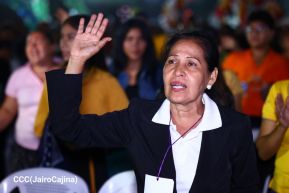 Vigilia en celebración de los aniversarios de Ríos de Agua Viva y Radio Maranatha