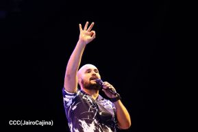 Vigilia en celebración de los aniversarios de Ríos de Agua Viva y Radio Maranatha