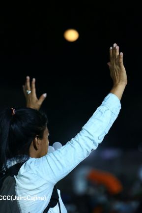 Vigilia en celebración de los aniversarios de Ríos de Agua Viva y Radio Maranatha