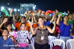 Vigilia en celebración de los aniversarios de Ríos de Agua Viva y Radio Maranatha