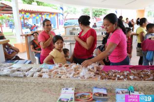 Exquisiteces chinandeganas deleitan a familias en la Avenida de Bolívar a Chávez