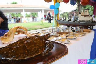 Exquisiteces chinandeganas deleitan a familias en la Avenida de Bolívar a Chávez