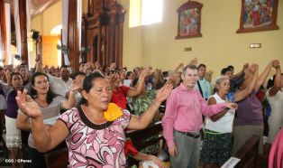 Pueblo católico de El Sauce recibe con júbilo al Cardenal Brenes