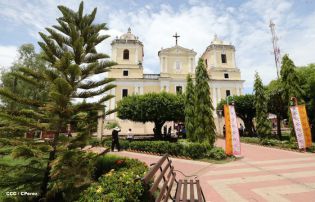 Pueblo católico de El Sauce recibe con júbilo al Cardenal Brenes